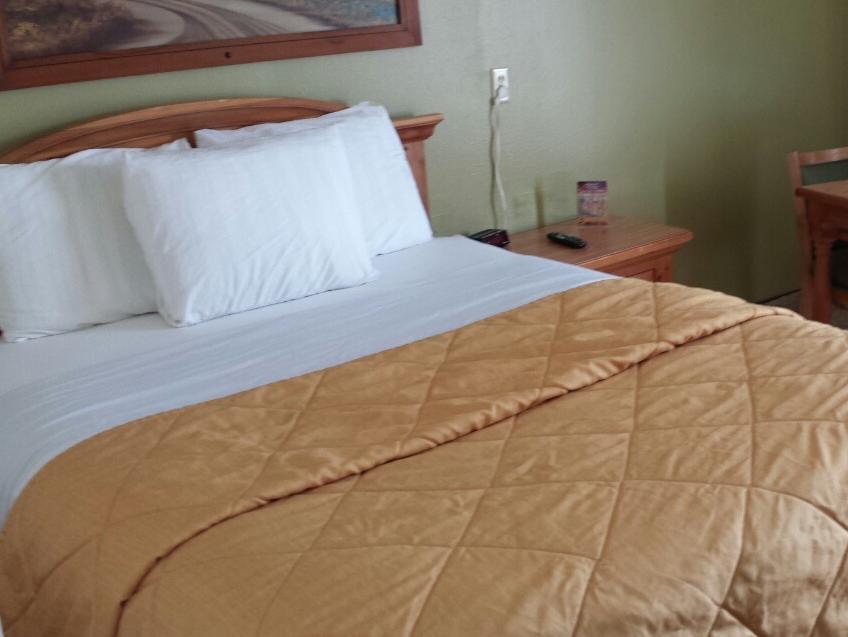 Western Motel Hardin Екстер'єр фото